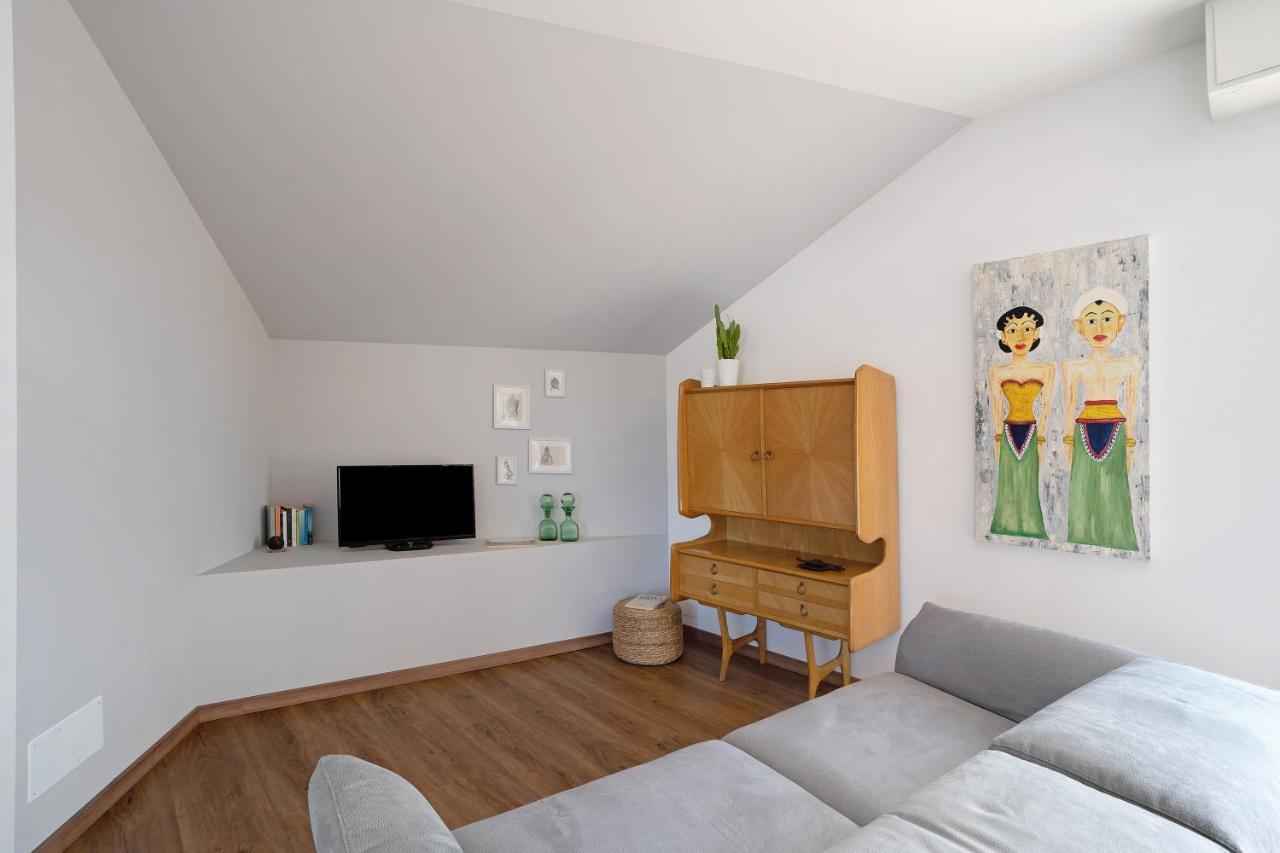 La Casa Del Riccio Apartment อาโรนา ภายนอก รูปภาพ
