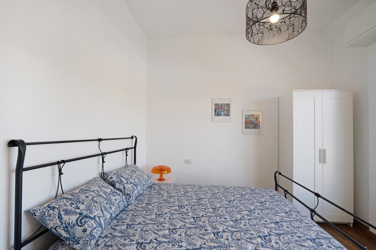 La Casa Del Riccio Apartment อาโรนา ภายนอก รูปภาพ